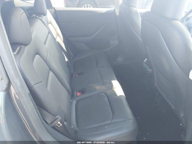 2023 TESLA MODEL Y 8