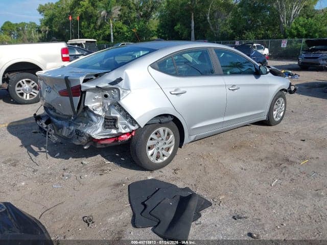 2020 HYUNDAI ELANTRA SE 4