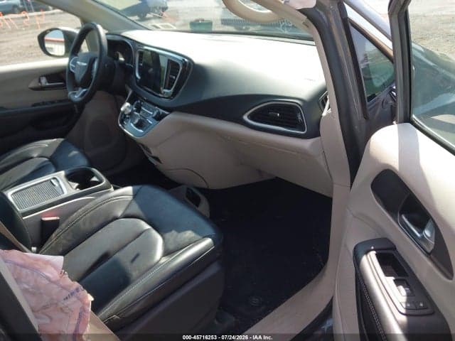 2023 CHRYSLER PACIFICA TOURING L 5