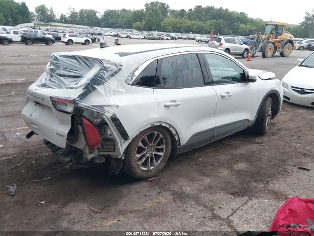 2021 FORD ESCAPE SE 4