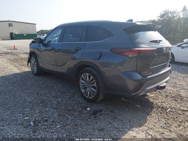 2024 TOYOTA HIGHLANDER PLATINUM 3
