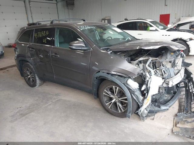 2019 TOYOTA HIGHLANDER LE PLUS 1