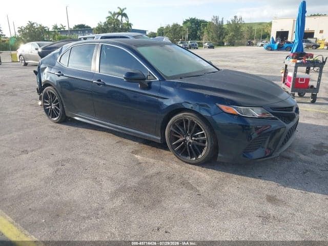 2019 TOYOTA CAMRY SE 1
