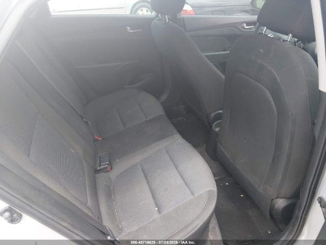 2021 HYUNDAI ACCENT SE 8