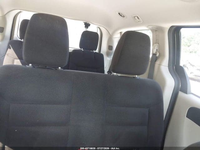 2017 DODGE GRAND CARAVAN SE 8