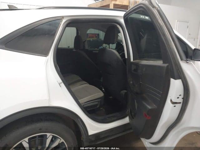 2022 FORD ESCAPE SE 8