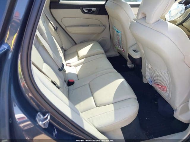2020 VOLVO XC60 T5 MOMENTUM 8