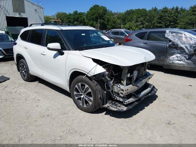 2023 TOYOTA HIGHLANDER XLE 1