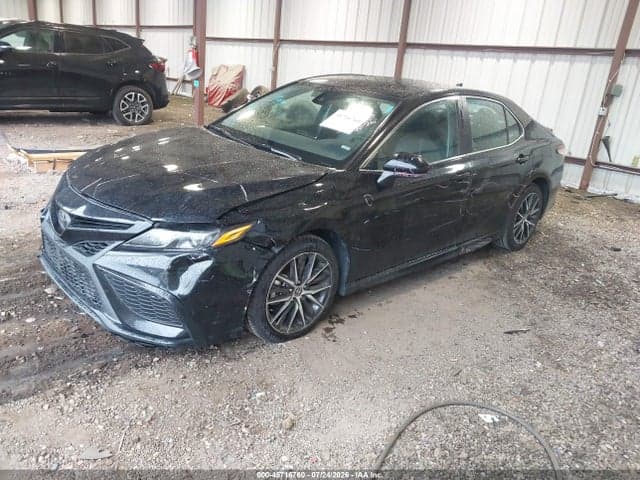 2024 TOYOTA CAMRY SE 2