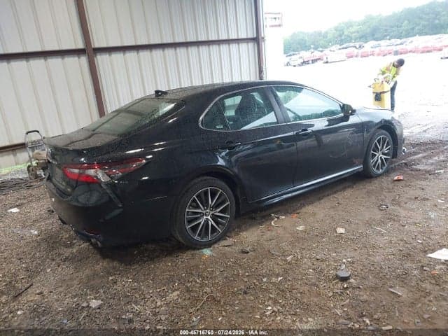 2024 TOYOTA CAMRY SE 4