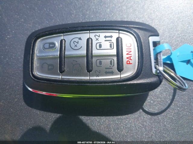 2017 CHRYSLER PACIFICA LIMITED 11