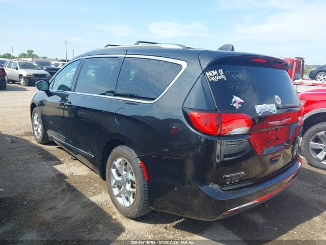 2017 CHRYSLER PACIFICA LIMITED 3