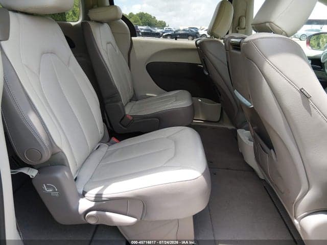2017 CHRYSLER PACIFICA TOURING-L PLUS 8