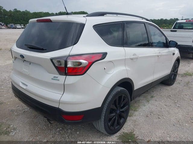 2017 FORD ESCAPE SE 4