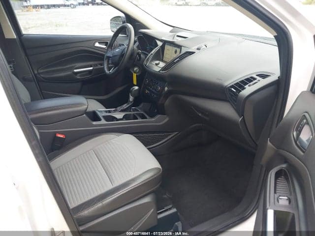 2017 FORD ESCAPE SE 5