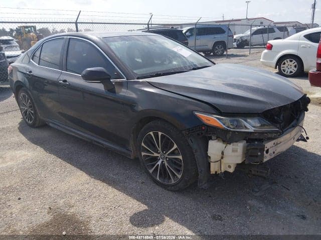 2018 TOYOTA CAMRY SE - 1