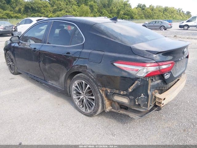 2018 TOYOTA CAMRY SE 3