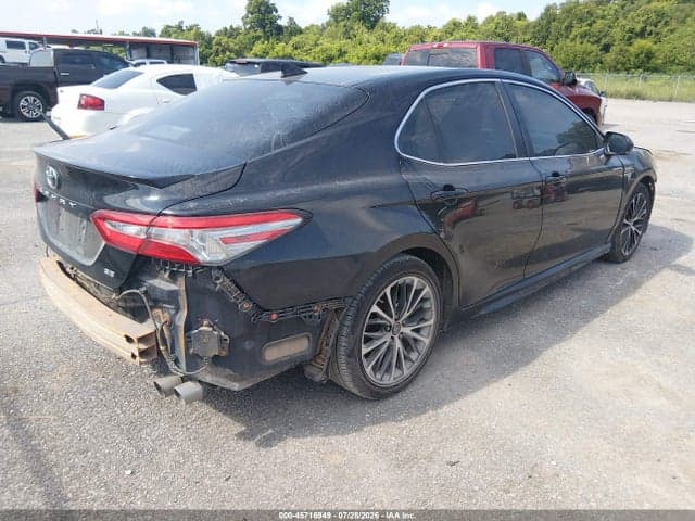 2018 TOYOTA CAMRY SE 4