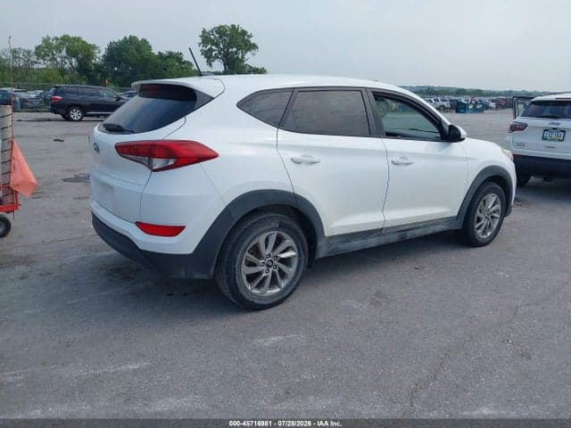2017 HYUNDAI TUCSON SE 4