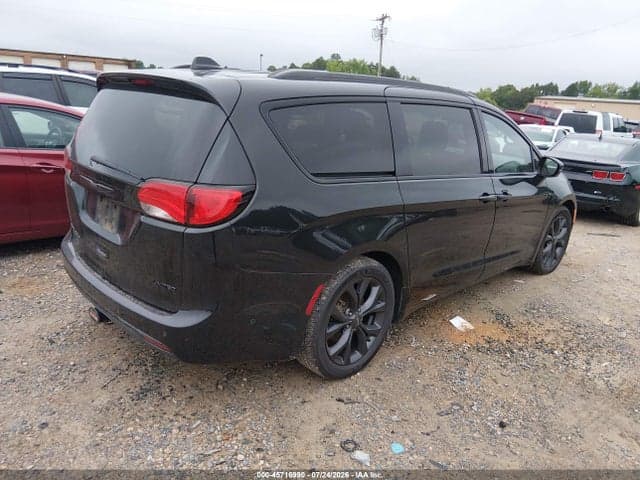 2019 CHRYSLER PACIFICA LIMITED 4