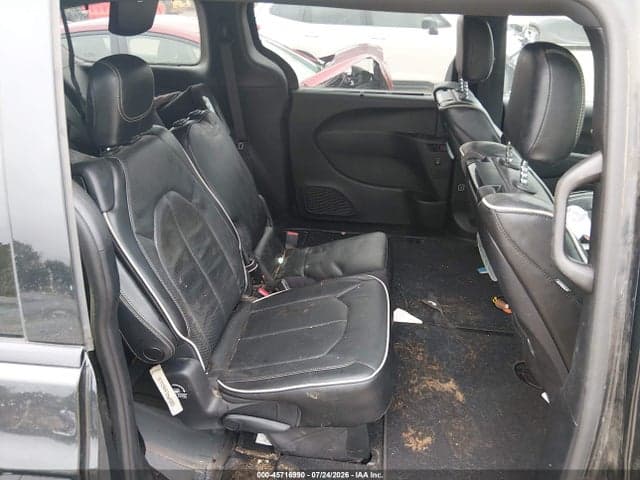 2019 CHRYSLER PACIFICA LIMITED 8
