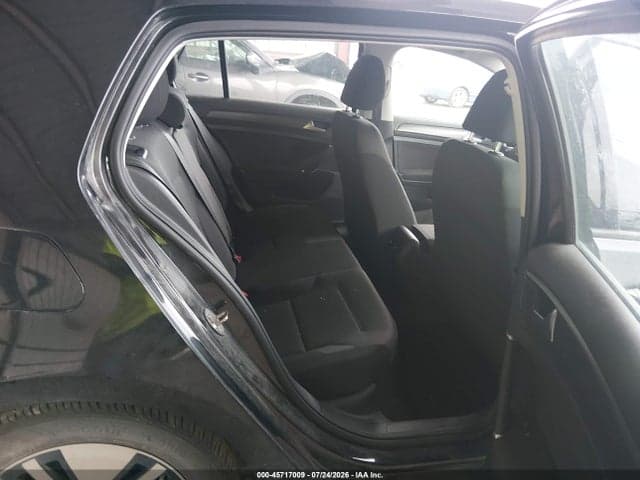 2019 VOLKSWAGEN E-GOLF SE 8