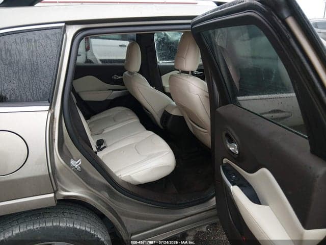 2017 JEEP CHEROKEE OVERLAND 8