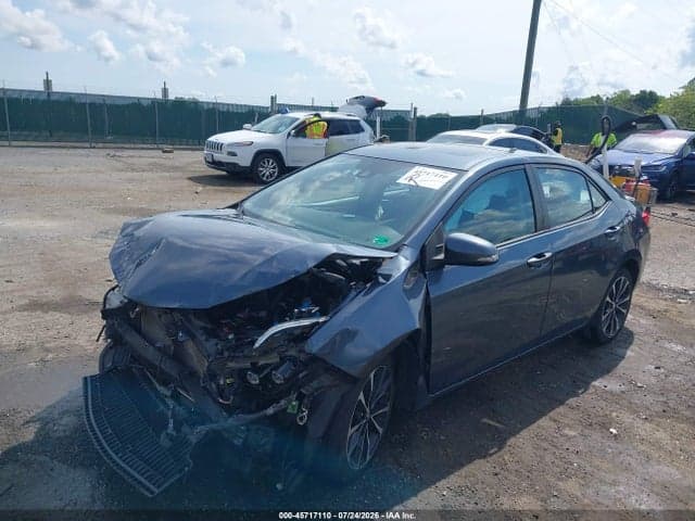 2017 TOYOTA COROLLA XSE 2