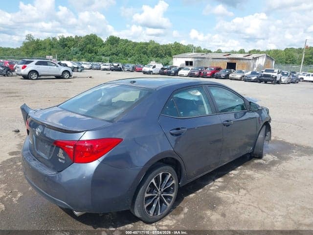 2017 TOYOTA COROLLA XSE 4