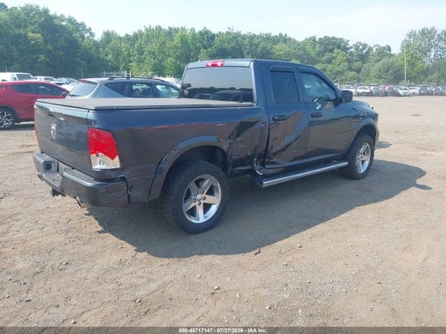 2017 RAM 1500 EXPRESS 4X4 6'4 BOX 4