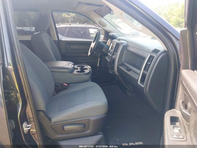 2017 RAM 1500 EXPRESS 4X4 6'4 BOX 5