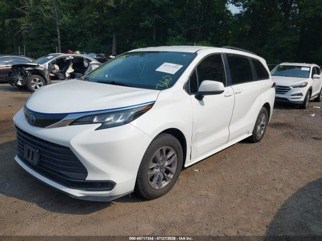 2022 TOYOTA SIENNA LE 2