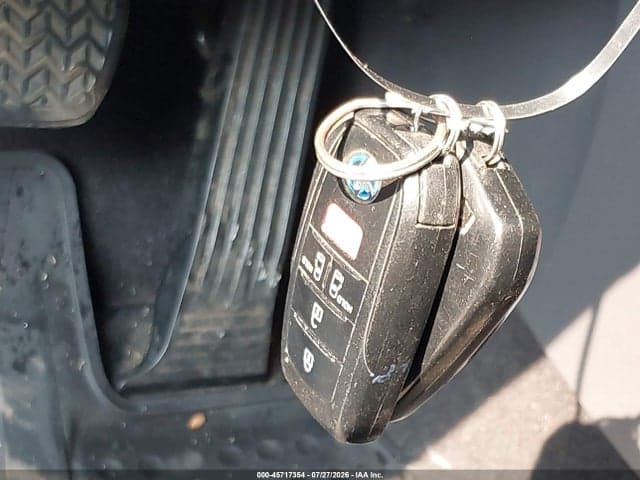 2022 TOYOTA SIENNA LE 11