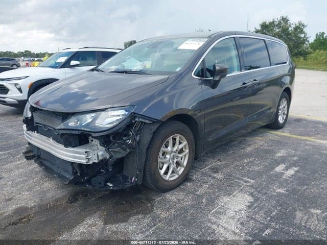 2023 CHRYSLER VOYAGER LX 2