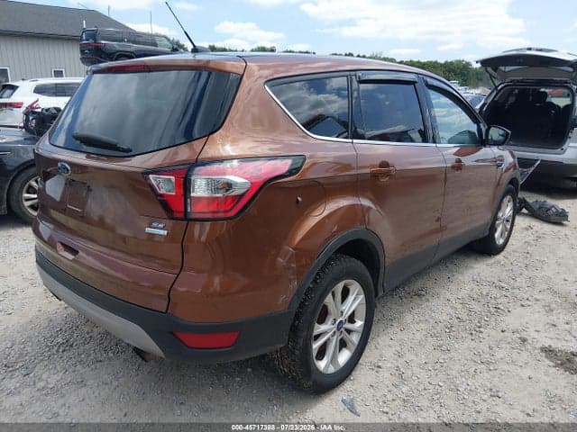 2017 FORD ESCAPE SE 4
