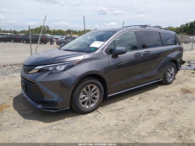 2025 TOYOTA SIENNA LE 2
