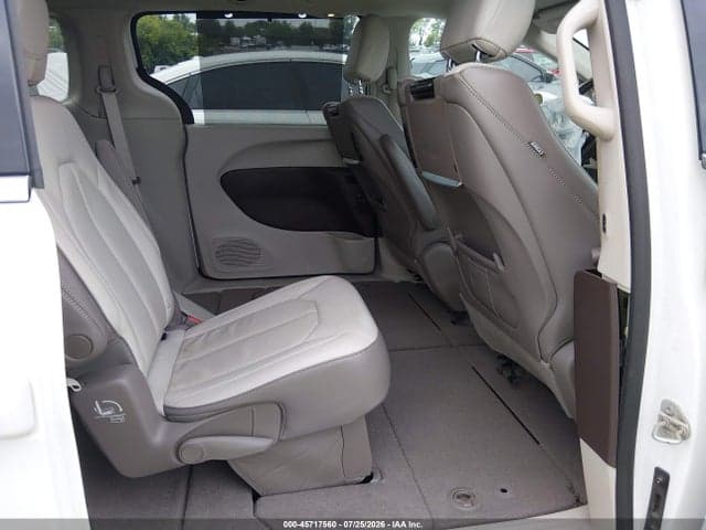 2019 CHRYSLER PACIFICA TOURING L PLUS 8