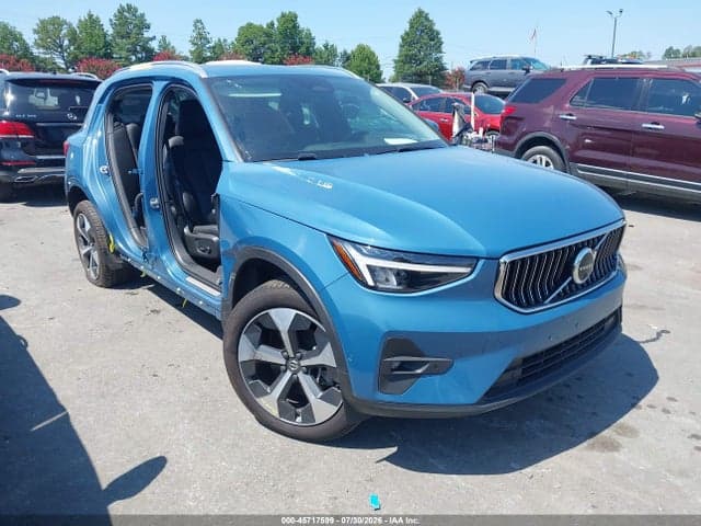 2025 VOLVO XC40 B5 PLUS BRIGHT THEME 1