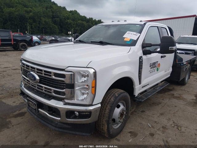 2023 FORD F-350 CHASSIS XL 2