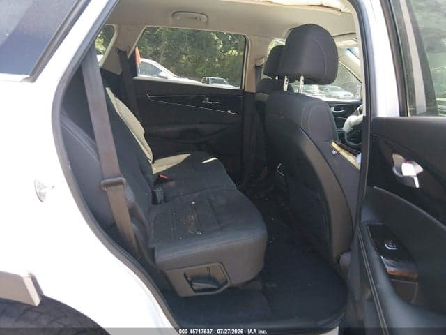 2017 KIA SORENTO 2.4L LX 8