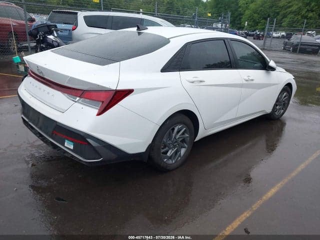 2024 HYUNDAI ELANTRA SEL 4