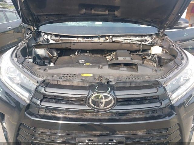 2017 TOYOTA HIGHLANDER SE 10