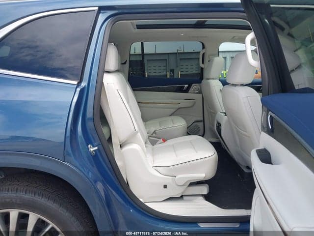 2025 BUICK ENCLAVE AVENIR FWD 8