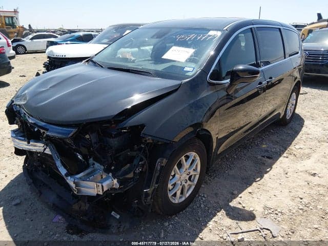 2027 CHRYSLER PACIFICA 2