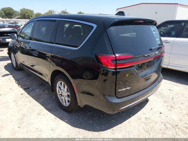 2027 CHRYSLER PACIFICA 3