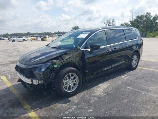 2027 CHRYSLER PACIFICA 2