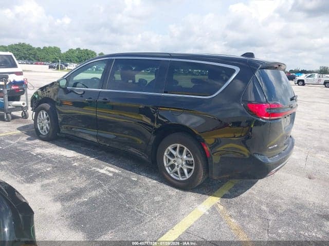 2027 CHRYSLER PACIFICA 3