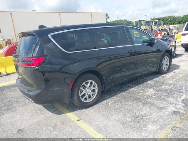 2027 CHRYSLER PACIFICA 4