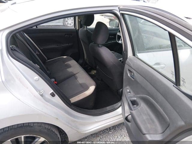 2021 NISSAN VERSA SV XTRONIC CVT 8