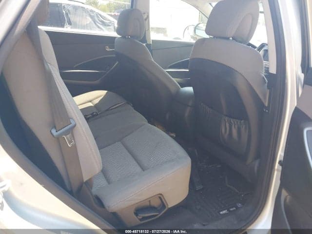 2017 HYUNDAI SANTA FE SE 8